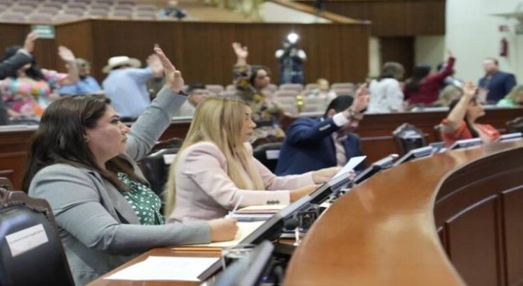 Aprueban instituir el Parlamento de Mujeres de Sinaloa