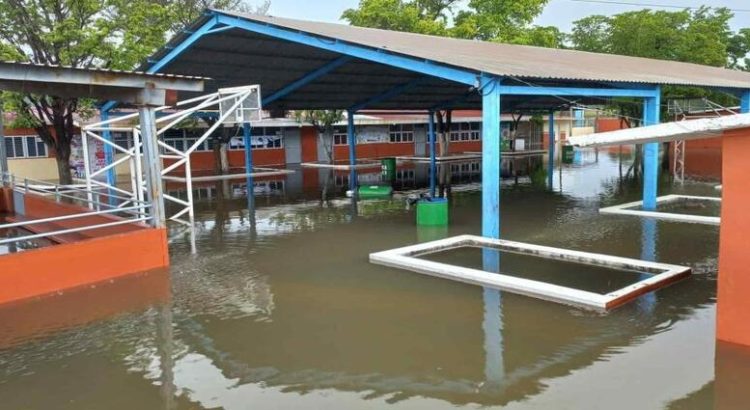 Mil 213 escuelas escuelas resultaron afectadas en Sinaloa por Norma