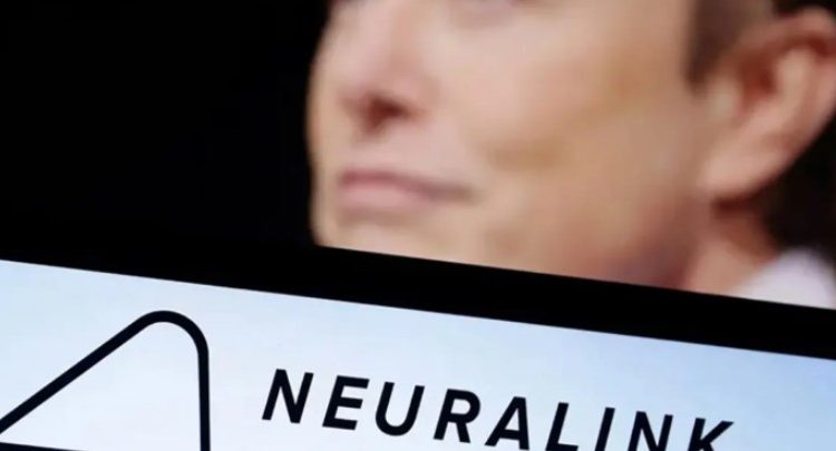 Anuncia Elon Musk exitoso implante de un chip cerebral en humanos