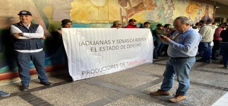 Acuicultores del estado se manifestaron en Palacio de Gobierno de Sinaloa