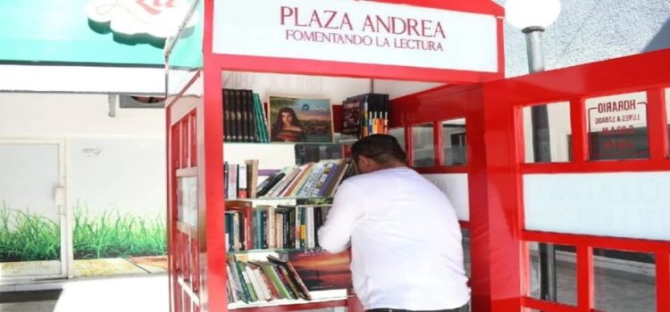 Instalan en Los Mochis la Bibliocabina, para intercambiar libros Instalan en Los Mochis la Bibliocabina, para intercambiar libros