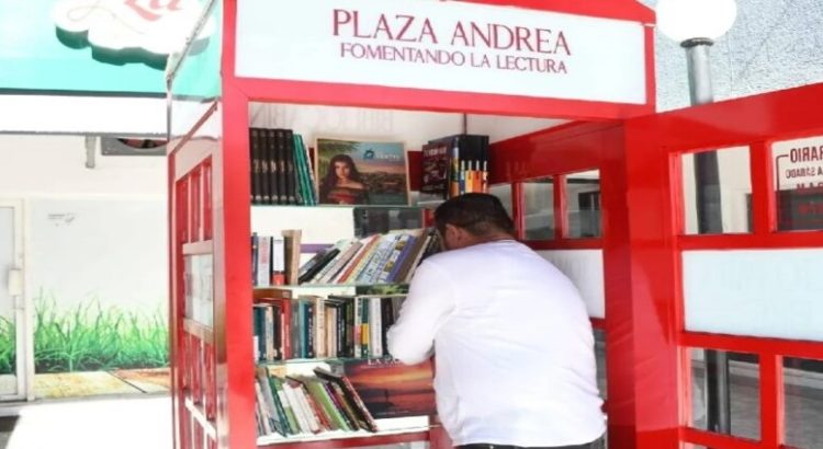 Instalan en Los Mochis la Bibliocabina, para intercambiar libros