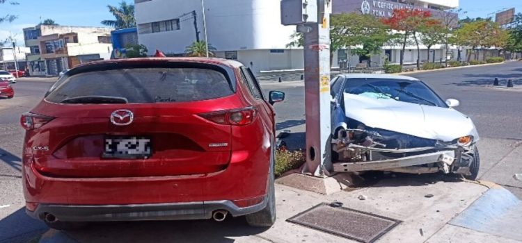 Aparatoso accidente deja tres mujeres lesionadas