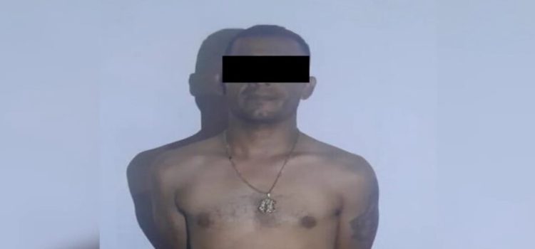 Detienen a hombre por violencia familiar