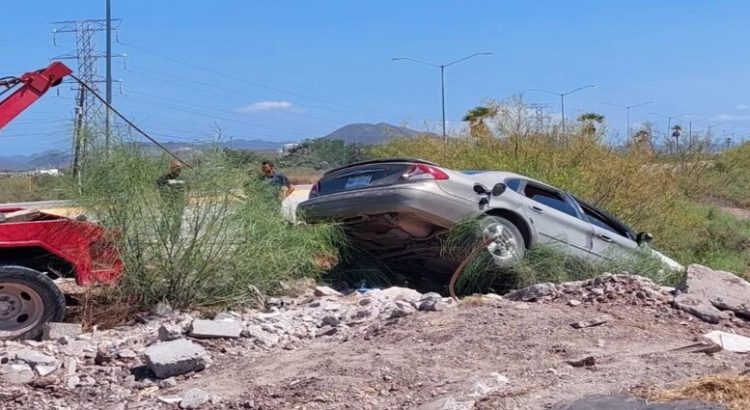 Automovilista sufre accidente en la carretera Mochis-Topolobampo