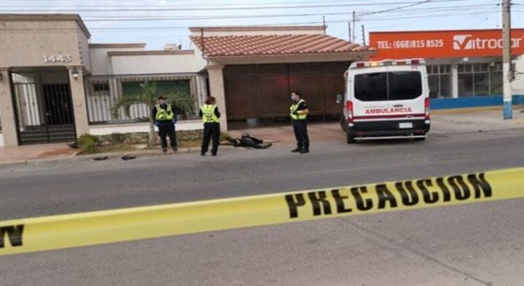 Motociclista pierde la vida tras impactar contra una camioneta