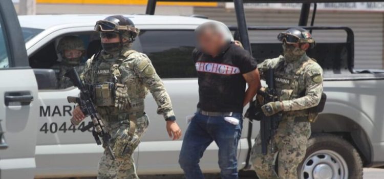 Marina detiene a sujetos con lanzagranadas y equipo táctico