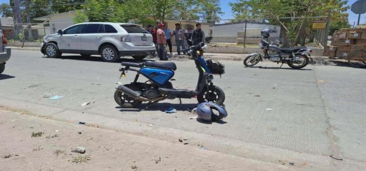 Tras chocar contra una camioneta un Joven resulta gravemente herido