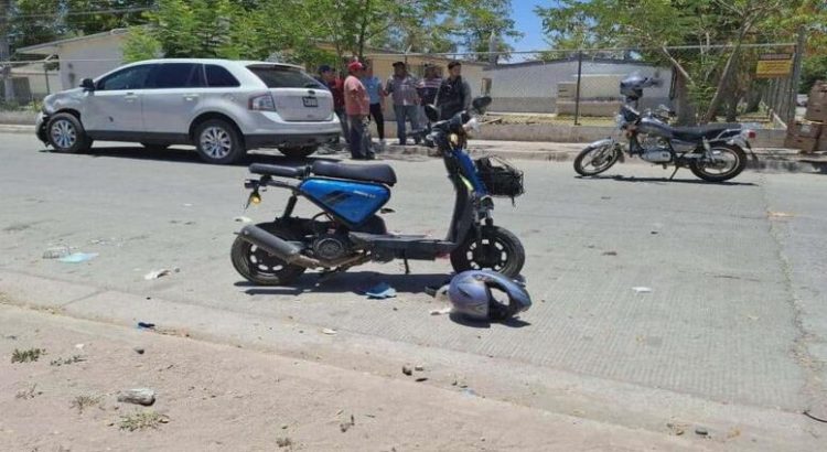 Tras chocar contra una camioneta un Joven resulta gravemente herido