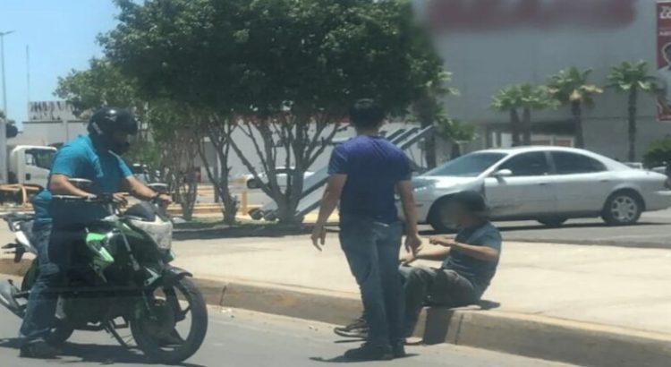 Choque deja un motociclista lesionado