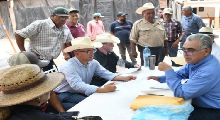 Entregan semilla de cacahuate y ajonjolí a ejidatarios temporaleros