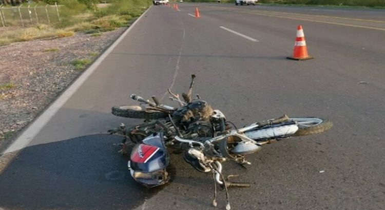 Camioneta arrolla a motociclista