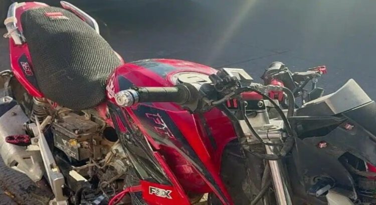 Motociclista resulta gravemente herido al ser embestido por una camioneta