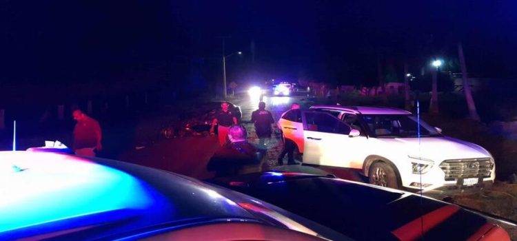 Mujer pierde la vida prensada accidente múltiple