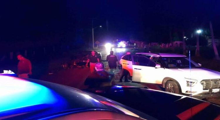 Mujer pierde la vida prensada accidente múltiple