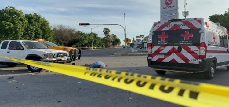 Motociclista pierde la vida tras impactar contra una camioneta