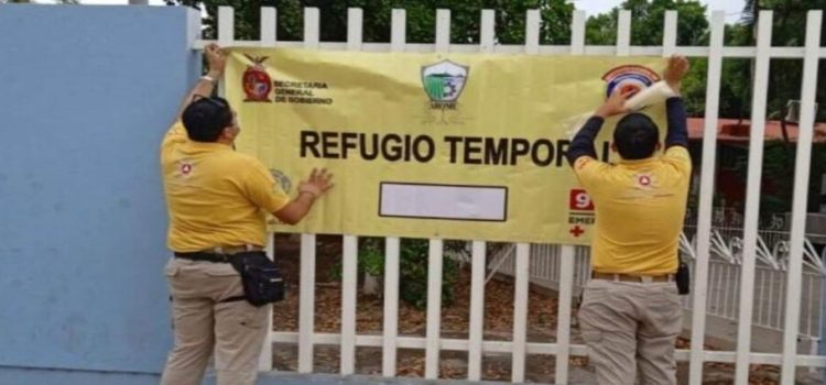 Habilitan escuelas de Los Mochis como albergue ante impacto de posible ciclón