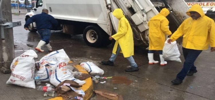 Se intensifica la limpieza de alcantarillados para prevenir inundaciones