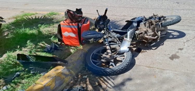 Motociclista resulta herido tras accidentarse en Los Mochis