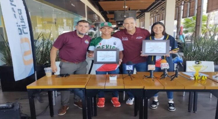 Entregan reconocimiento a jóvenes mundialistas de Beisbol 5 de Hong Kong