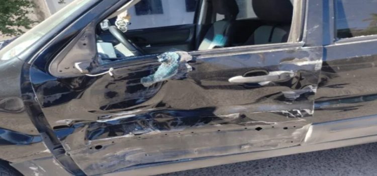 Accidente entre vagoneta y dompe deja a mujer lesionada