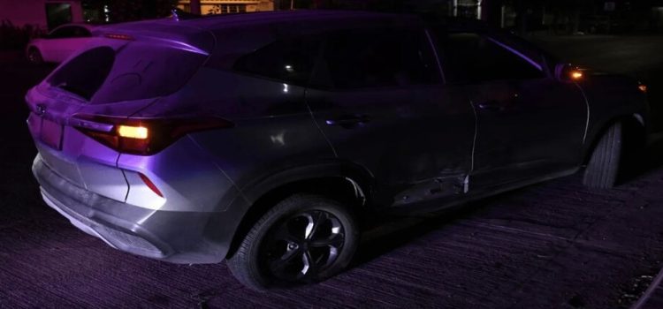Automovilista no hace alto y provoca accidente