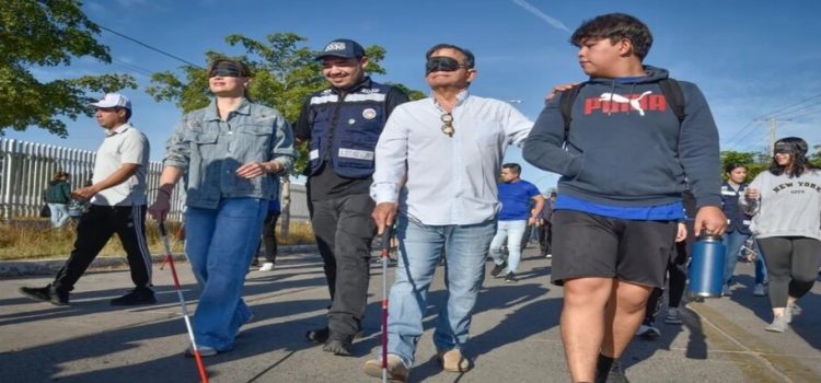Ahomenses participaron en la caminata Ponte en mi lugar