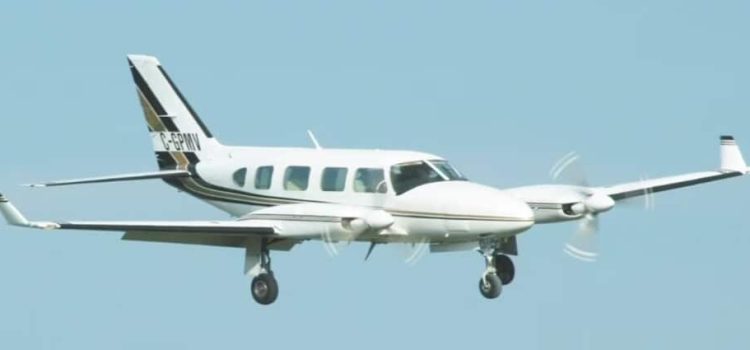 Avistan avioneta arrojando explosivos en Sinaloa