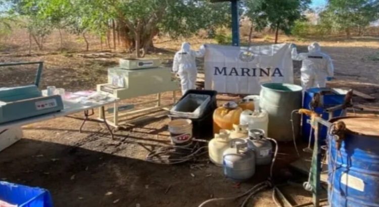 La Semar destruye laboratorio clandestino en Sinaloa