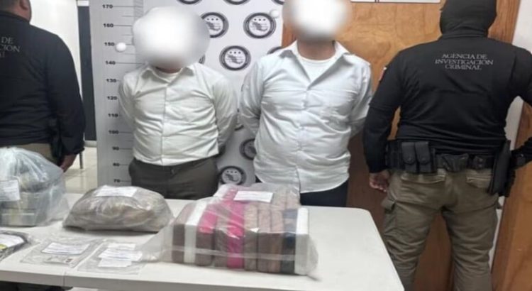 Detienen a dos choferes de autobús en Sinaloa por transportar 30 kilos de fentanilo y heroína