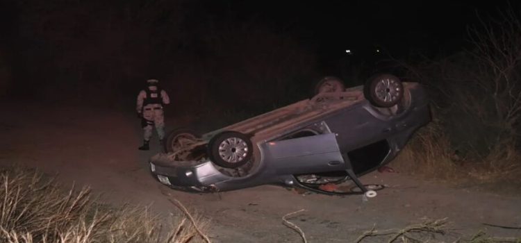Automovilista se vuelca en la México 15