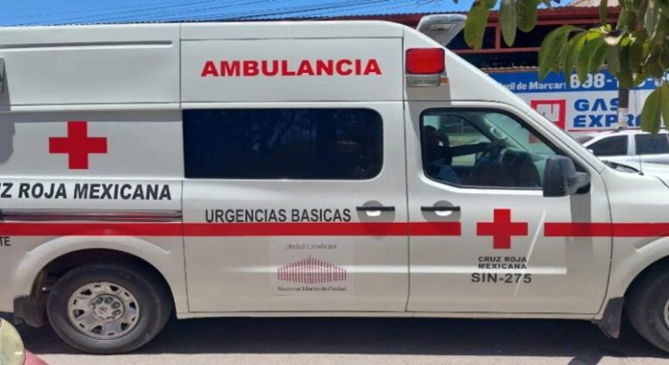 Agreden a jóvenes con bates y machetes al exterior de su casa