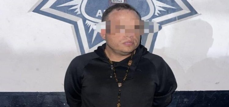 Profesor es detenido con un chaleco táctico en Los Mochis