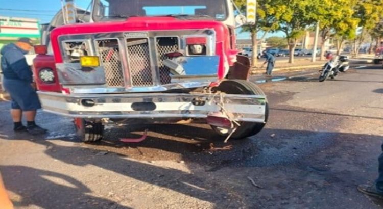 Se accidentan elementos de bomberos mientras iban a atender un incendio