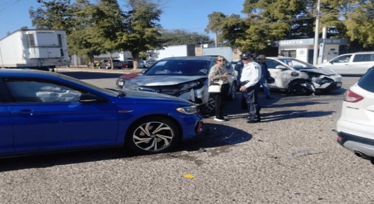 Carambola deja cinco lesionados en Los Mochis
