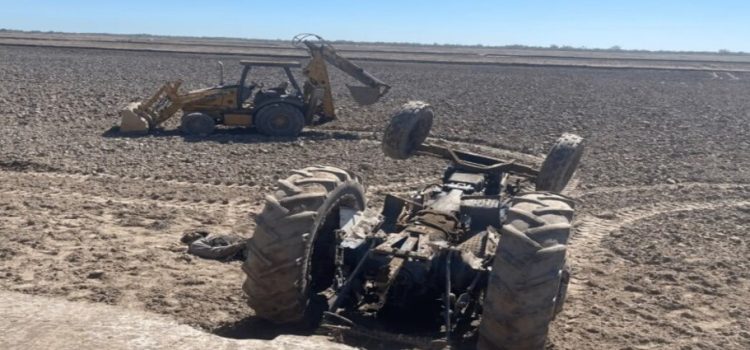 Trabajador muere aplastado por un tractor