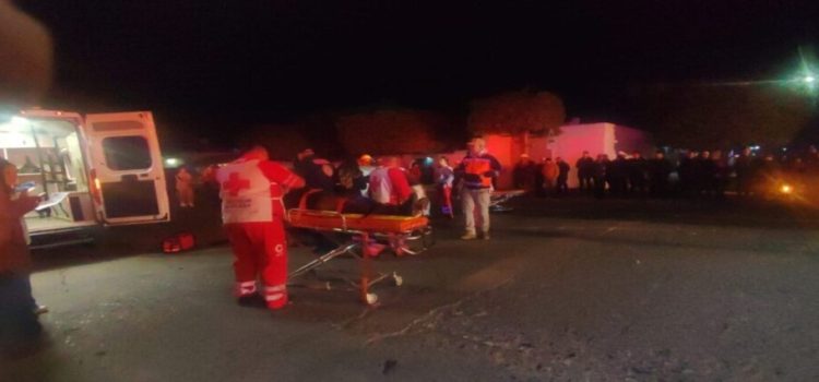 Accidente deja cinco personas lesionadas