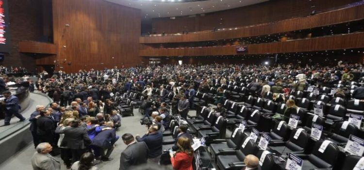 Piden renuncia de Rubén Rocha en apertura del nuevo período de sesiones del Congreso de la Unión
