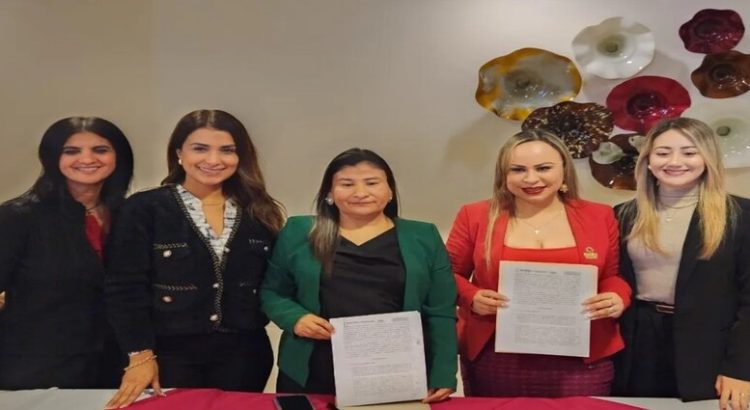 AMMJE Los Mochis firma convenio con el Centro de Justicia para las Mujeres