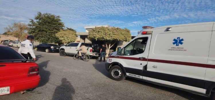 Hospitalizan a motociclista tras ser embestido por vehículo “pega y huye”