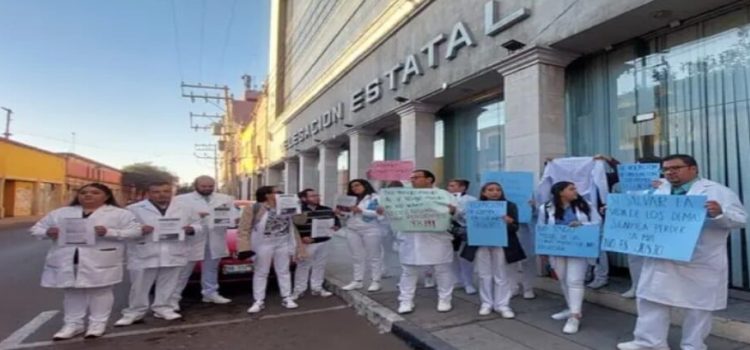 Reasignan a residentes del IMSS; no irán a Sinaloa por violencia