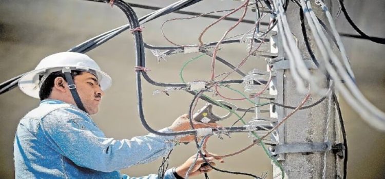 Reparan suministro eléctrico en 35 escuelas de Sinaloa