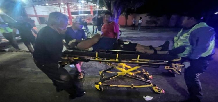 Camioneta arrolla a ciclista en Los Mochis