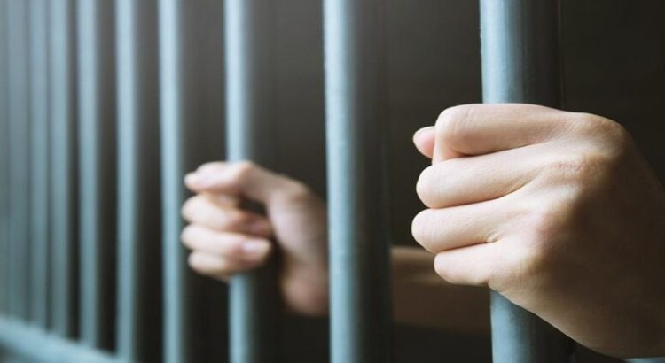 Sentencian a 34 años de prisión a extrabajador de IMSS acusado de quemar a su pareja