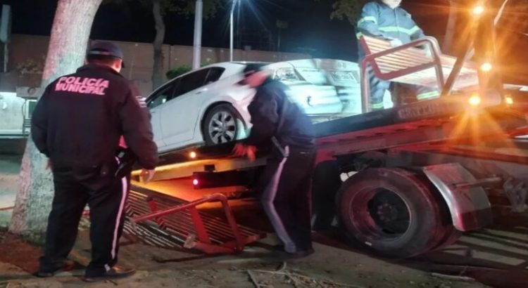 Accidente vehicular deja a una conductora herida