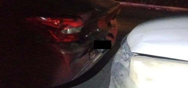Tres vehículos chocan por alcance en el sector Insurgentes