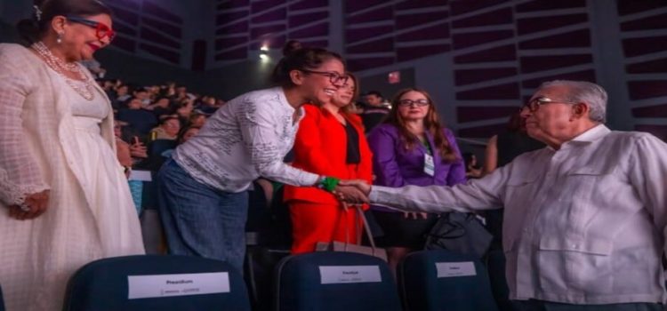 Gobierno estatal refrenda apoyo a científicas e investigadoras de Sinaloa