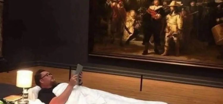 Literalmente, profesor de arte pasó una noche en el museo