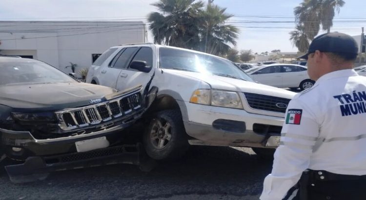 Accidente entre una Explorer y una Laredo