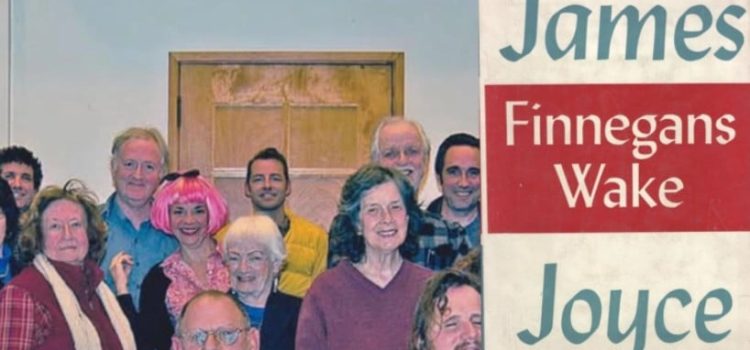 Club de lectura tardó 28 años en terminar libro de Joyce